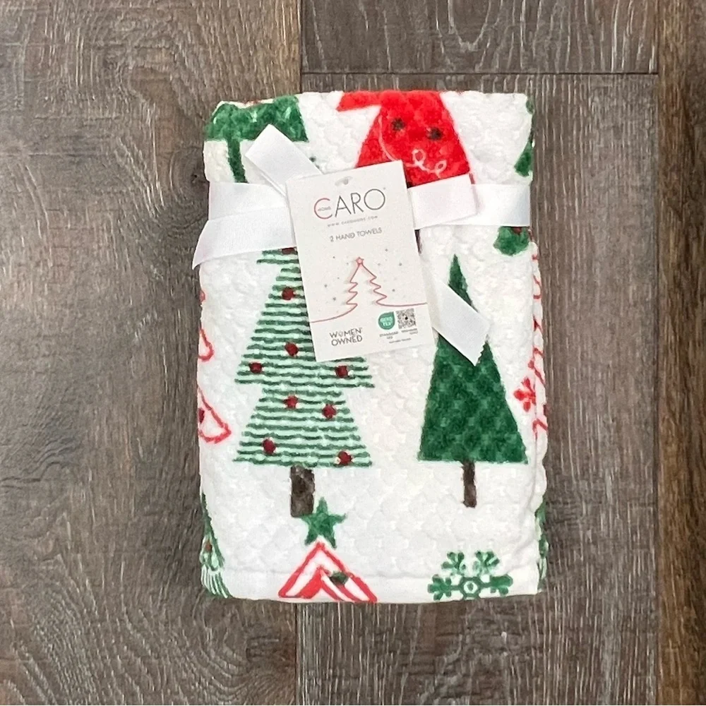 Caro - ‘Holiday Trees bundle’ bath towel set. NWT. Firm!